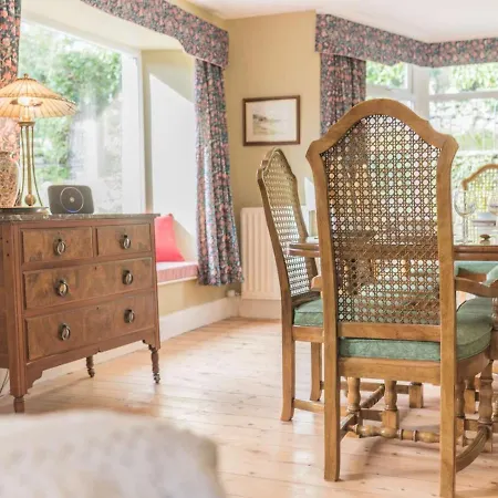 Pass The Keys Traditional Lakeland House With Beautiful Gardens Holiday home *