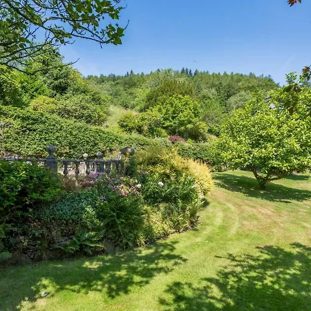 Holiday home Pass The Keys Traditional Lakeland House With Beautiful Gardens *