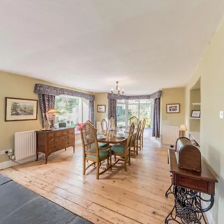 Holiday home Pass The Keys Traditional Lakeland House With Beautiful Gardens *