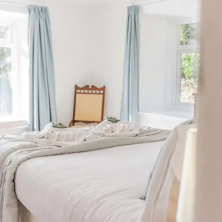 Pass The Keys Traditional Lakeland House With Beautiful Gardens * Ulverston