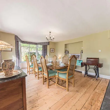 Pass The Keys Traditional Lakeland House With Beautiful Gardens *
