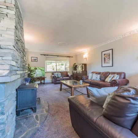 Holiday home Pass The Keys Traditional Lakeland House With Beautiful Gardens *