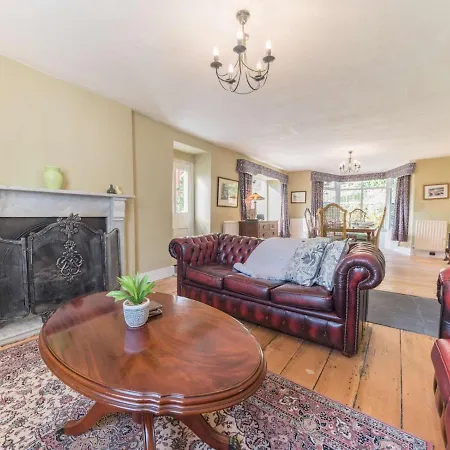 Pass The Keys Traditional Lakeland House With Beautiful Gardens *