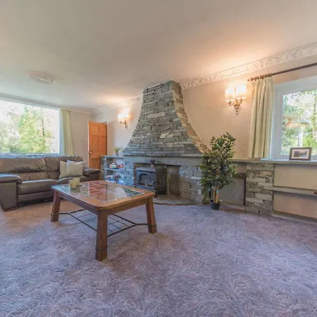 Pass The Keys Traditional Lakeland House With Beautiful Gardens *