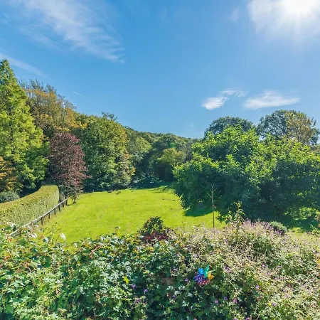 Pass The Keys Traditional Lakeland House With Beautiful Gardens Ulverston