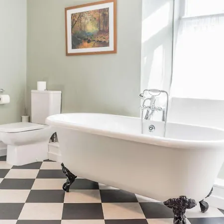 Pass The Keys Traditional Lakeland House With Beautiful Gardens Dom wakacyjny Ulverston
