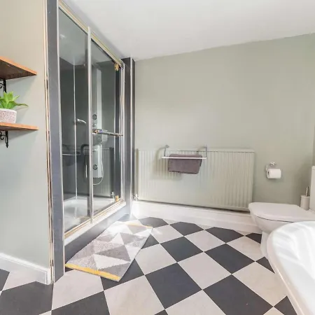 Pass The Keys Traditional Lakeland House With Beautiful Gardens Ulverston